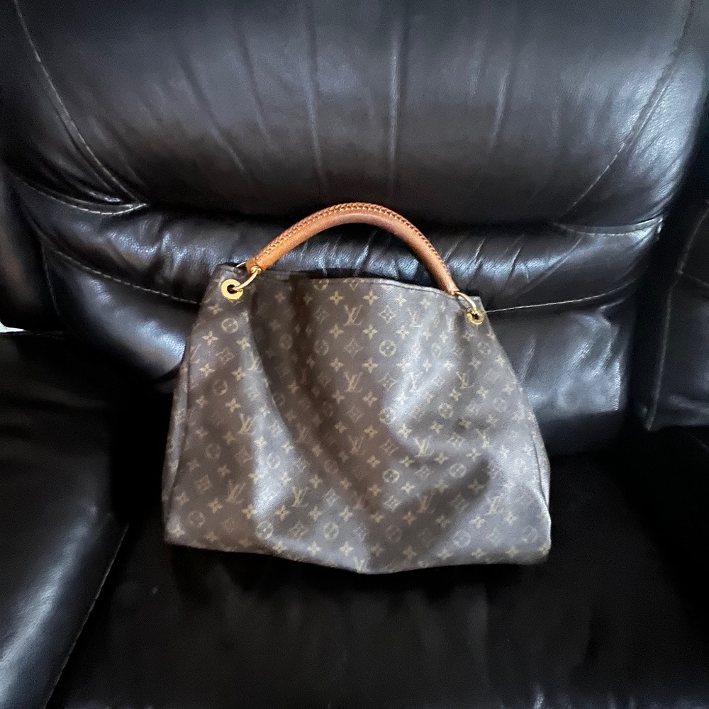 Lv Artsy  MM